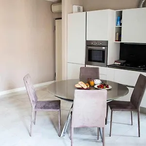 trilocale-in-pieno-centro.hotelitalianriviera.com/